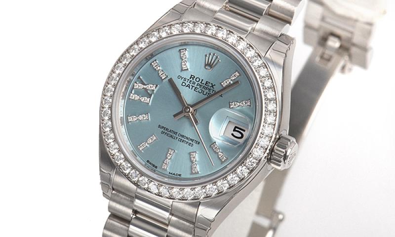 The superb copy Rolex Lady-Datejust 28 279136RBR watches are decorated with diamonds.