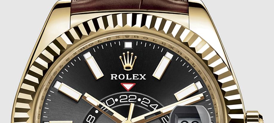 The luxury copy Rolex Sky-Dweller 326138 watches are made from yellow gold.