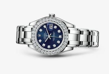 The blue dials replica watches are decorated with diamonds.